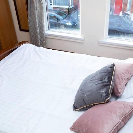 Cheerful 2 Bedroom House In The Heart Of Belfast Bagian luar foto