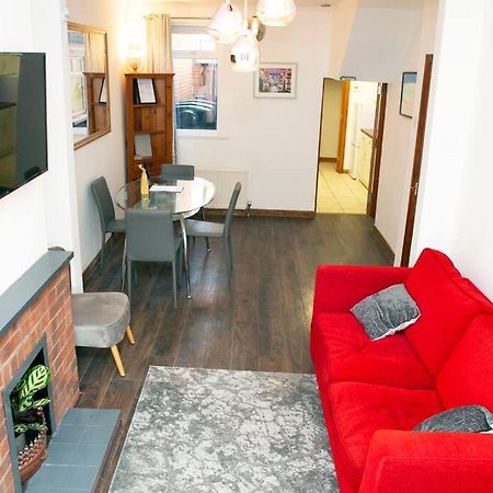 Cheerful 2 Bedroom House In The Heart Of Belfast Bagian luar foto