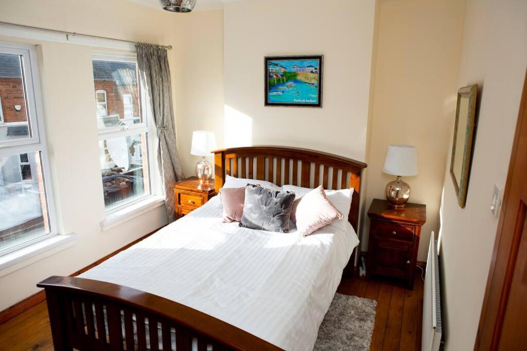 Cheerful 2 Bedroom House In The Heart Of Belfast Bagian luar foto